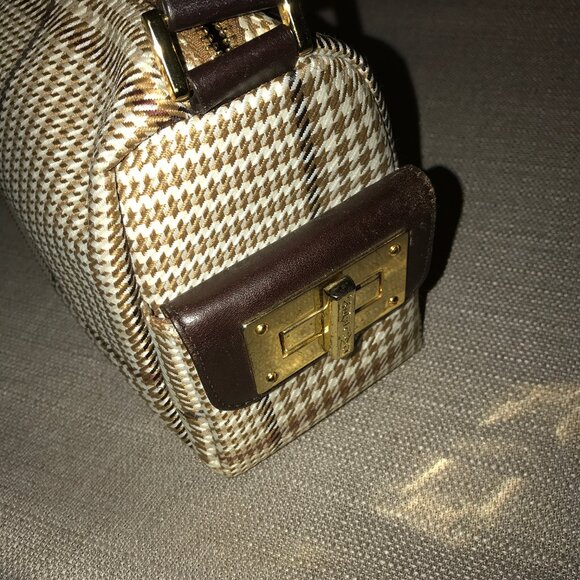 Lauren Ralph Lauren Houndstooth Barrel Bag - Picture 3 of 16